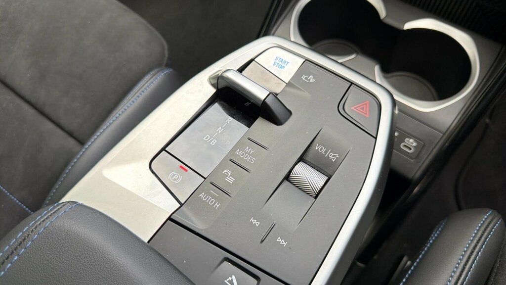 BMW iX2 U10 Edrive20 Shadow Edition Grey #19