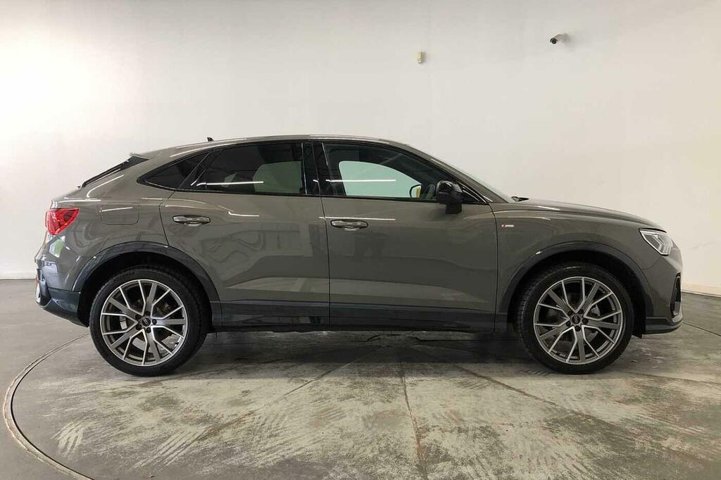 Audi Q3 Black Edition 35 Tfsi 150 Ps S Tronic Grey #4