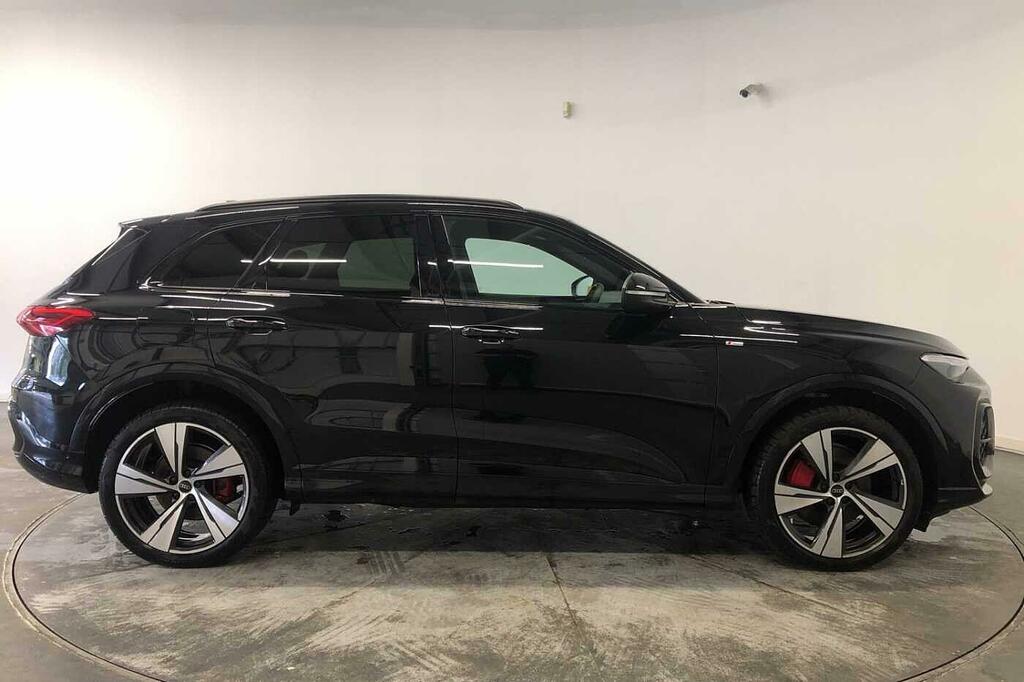 Audi Q5 Suv Edition 1 Tdi Quattro 204 Ps S Tronic Black #4