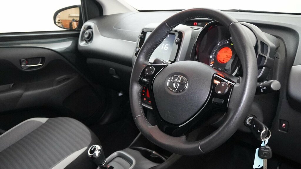 Toyota Aygo 1.0 Vvt-i X-trend Funroof Silver #29