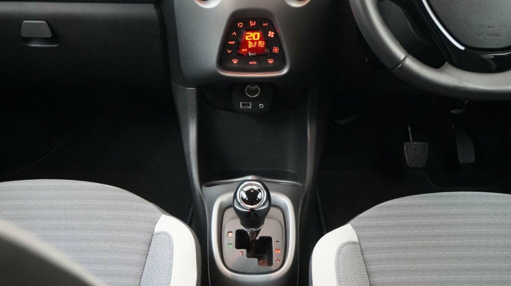 Toyota Aygo 1.0 Vvt-i X-trend Funroof Silver #11