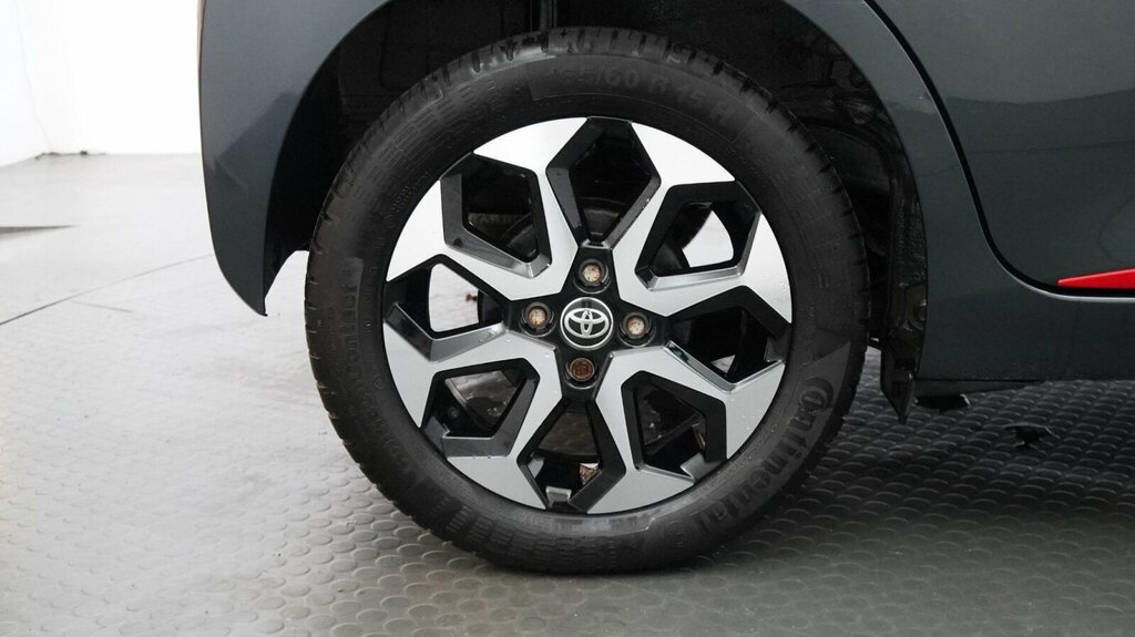 Toyota Aygo 1.0 Vvt-i X-trend Funroof Silver #23