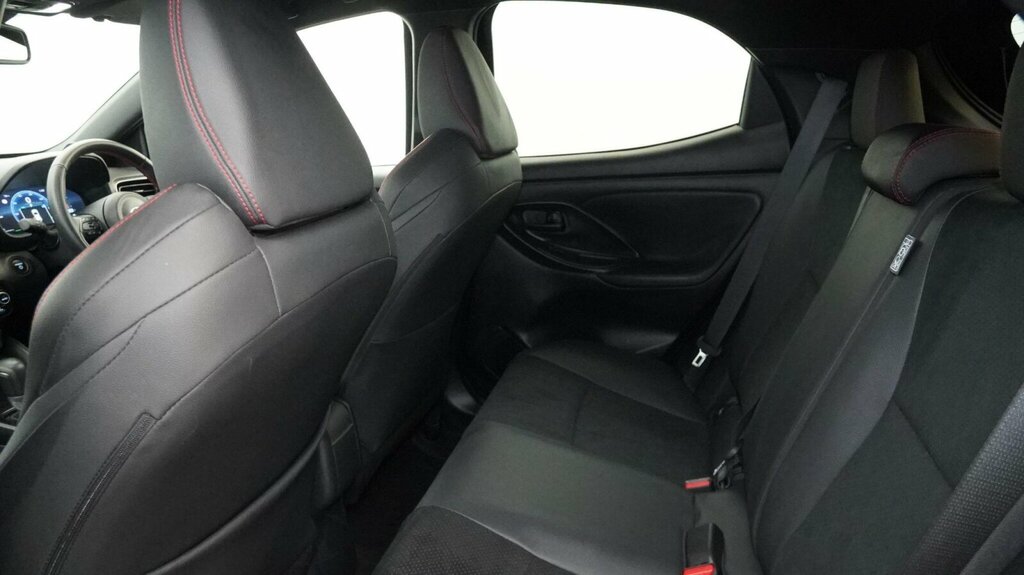 Toyota Yaris 1.5 Hybrid Gr Sport Cvt Estate White #14