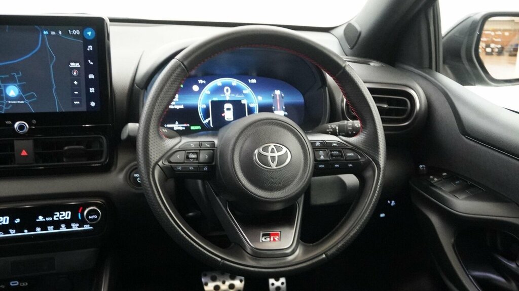 Toyota Yaris 1.5 Hybrid Gr Sport Cvt Estate White #32