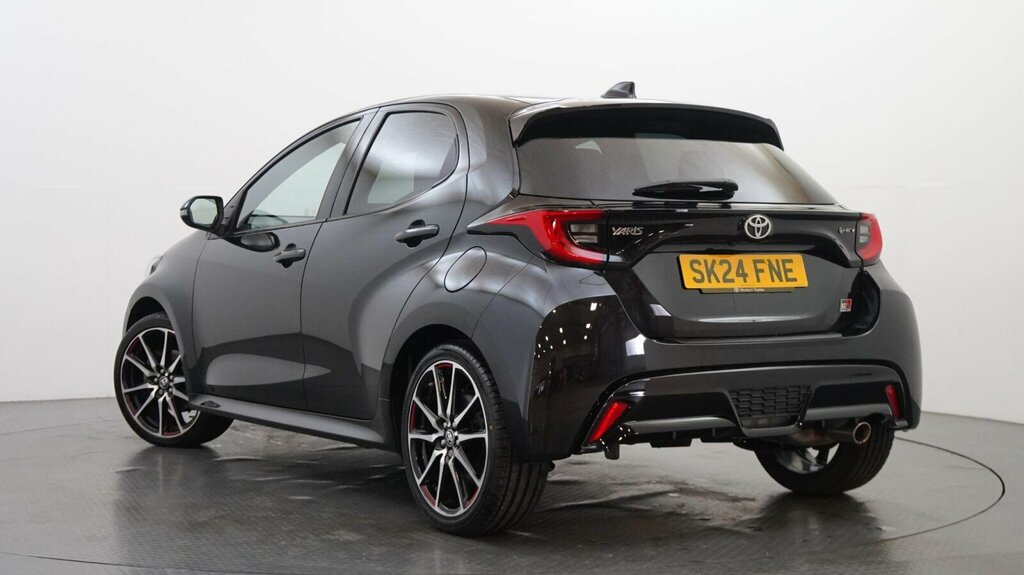 Toyota Yaris 1.5 Vvt-h Gr Sport E-cvt Euro 6 Ss Black #3