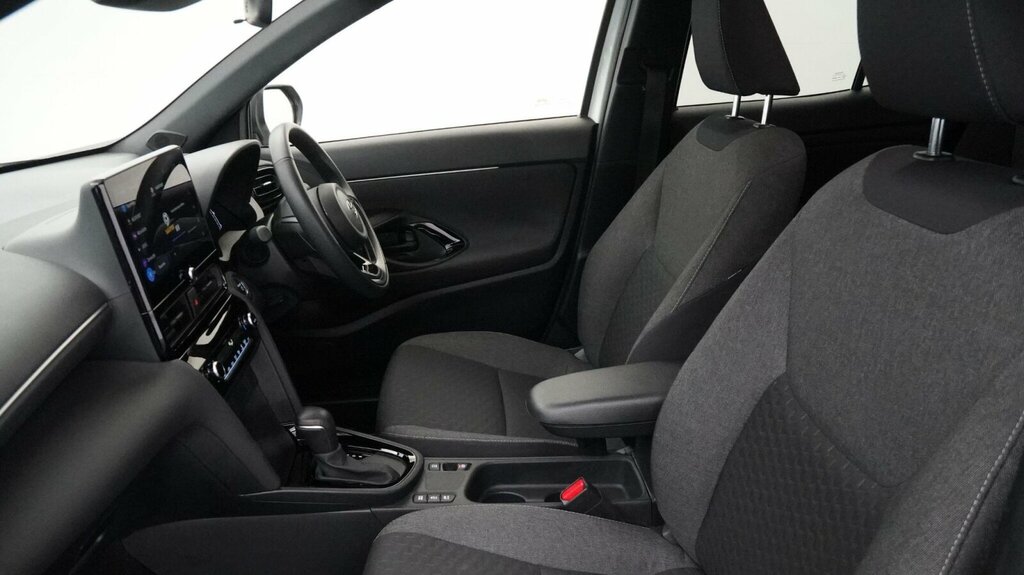 Toyota Yaris Cross 1.5 Hybrid 130 Gr Sport Cvt White #29