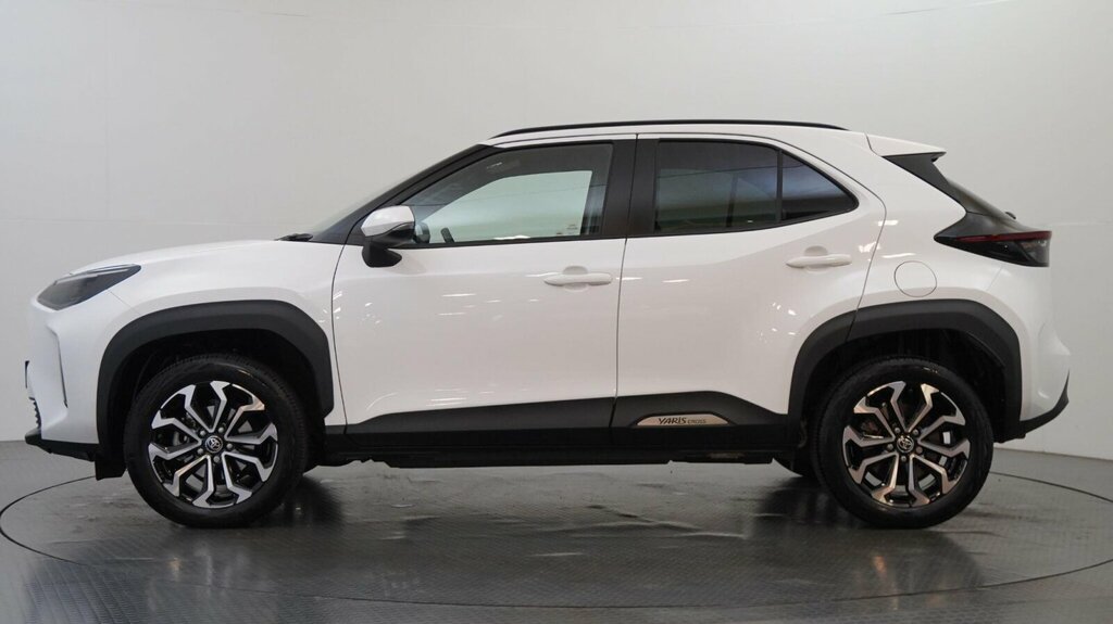 Toyota Yaris Cross 1.5 Vvt-h Design E-cvt Euro 6 Ss White #4