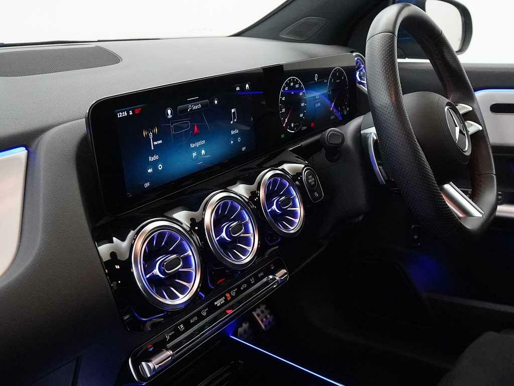 Mercedes-Benz GLA Class Gla 220 D 4Matic Amg Line Premium Blue #3