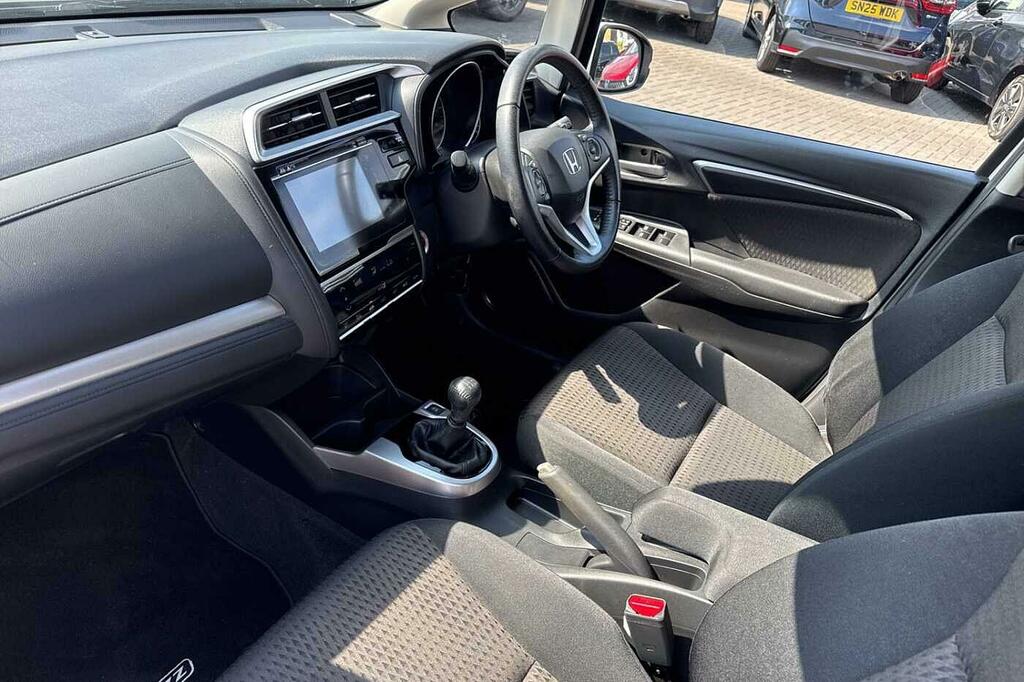 Honda Jazz 1.3 I-vtec Ex Navi SM69VXN White #2