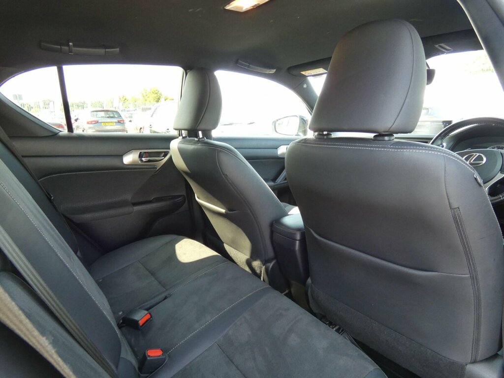 Lexus CT 200H White #7