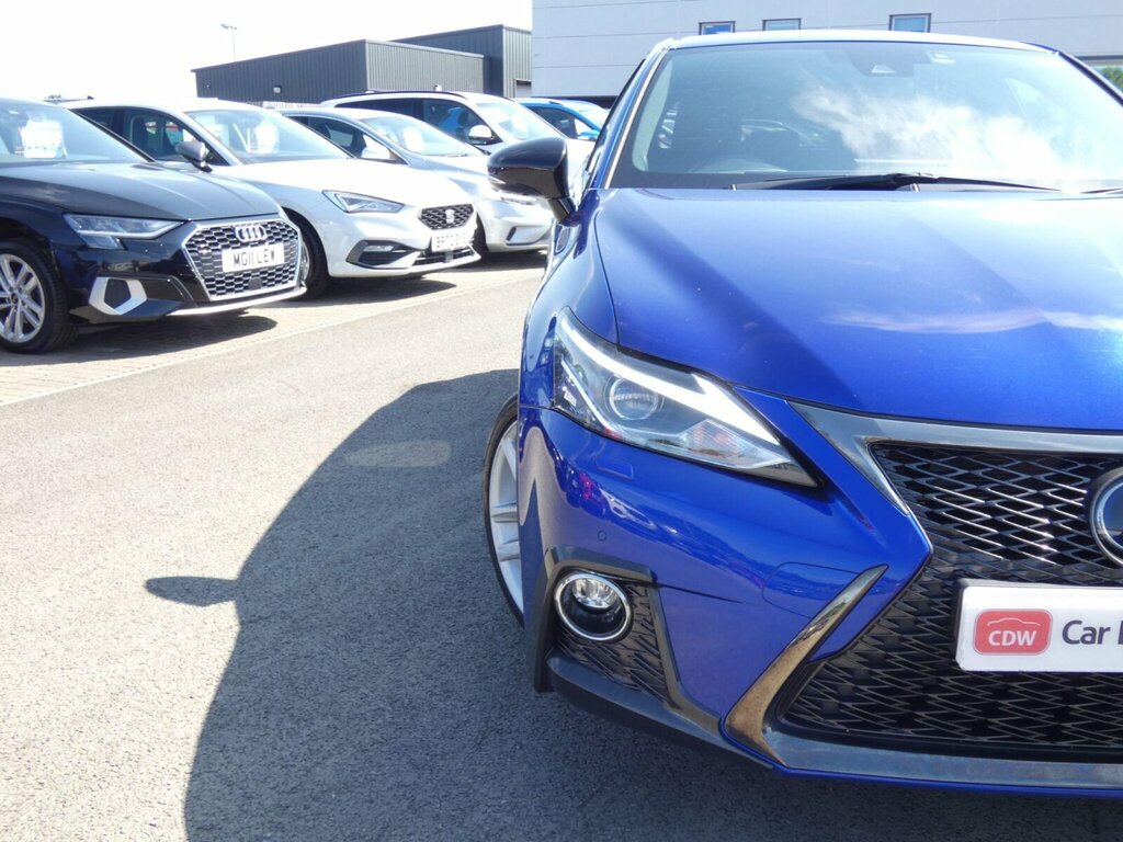 Lexus CT 200H White #10