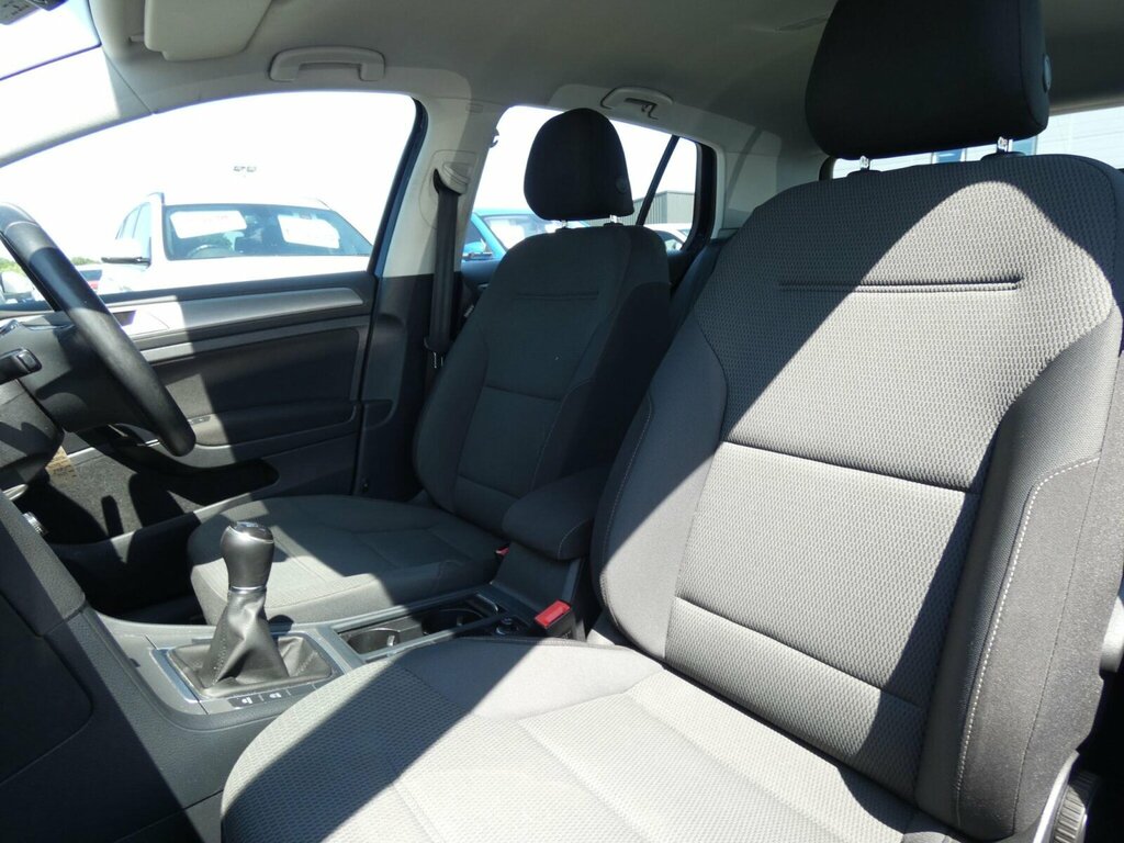 Volkswagen Golf Hatchback Red #11