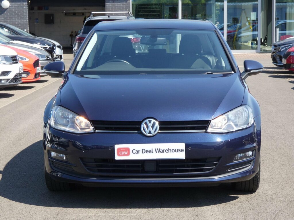 Volkswagen Golf Hatchback Red #2