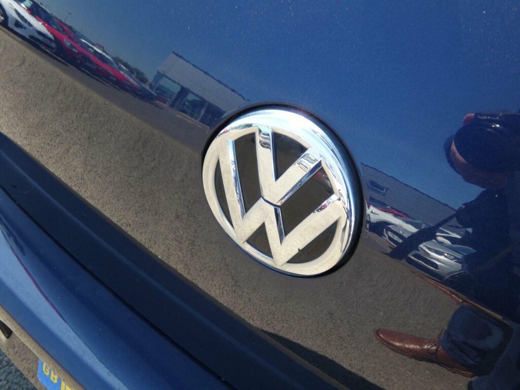 Volkswagen Golf Hatchback Red #26