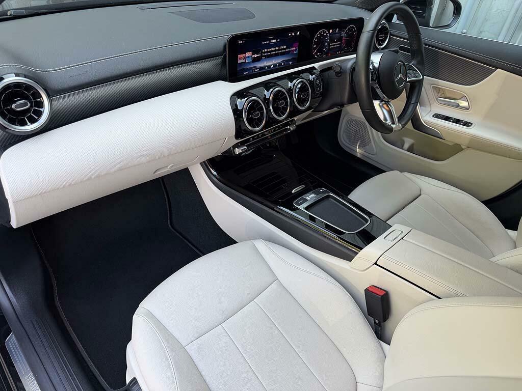 Mercedes-Benz CLA Class Cla 200 Sport Executive Black #3