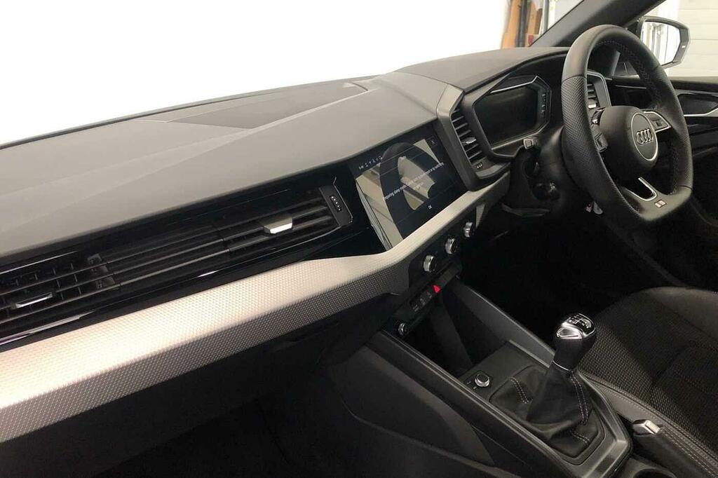 Audi A1 Black Edition 30 Tfsi 116 Ps 6-Speed SN26ZRO White #2