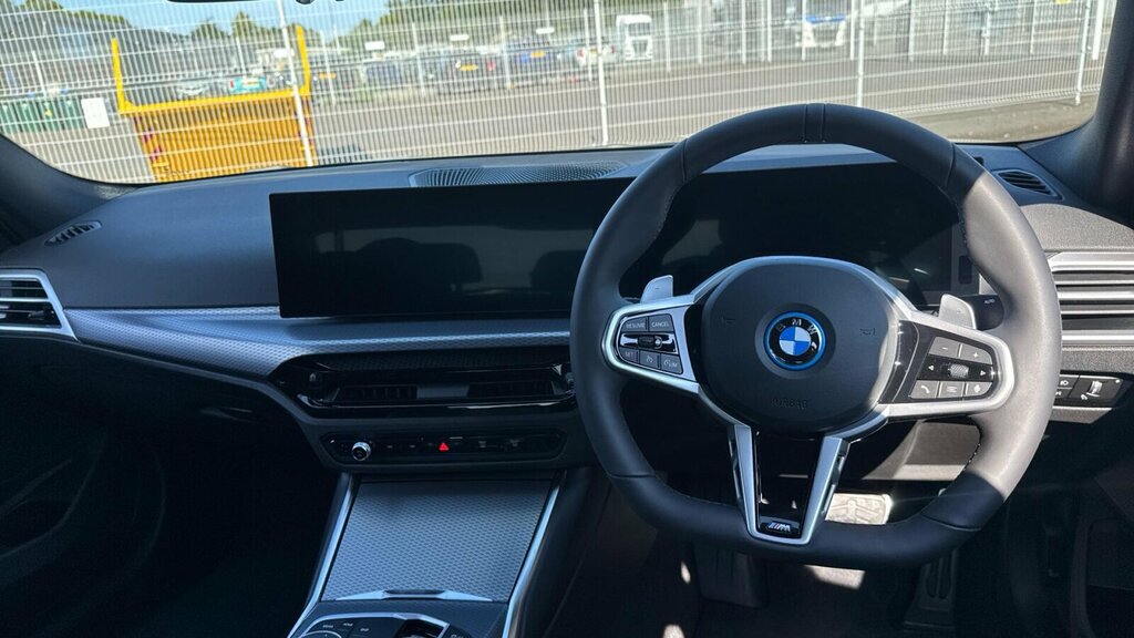 BMW 3 Series 2.0 330E 22.3Kwh M Sport Saloon Plug-in ST26OWV Black #4