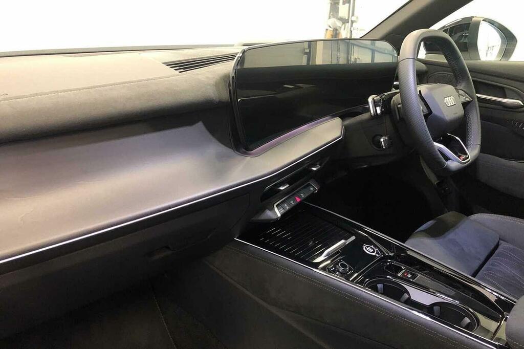Audi Q3 Suv Edition 1 E-hybrid 272 Ps S Tronic White #2