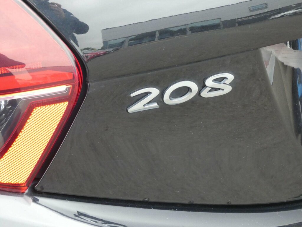 Peugeot 208 Black #35