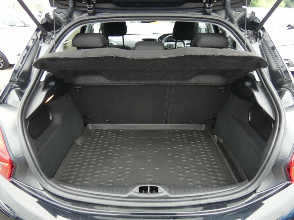 Peugeot 208 Black #32