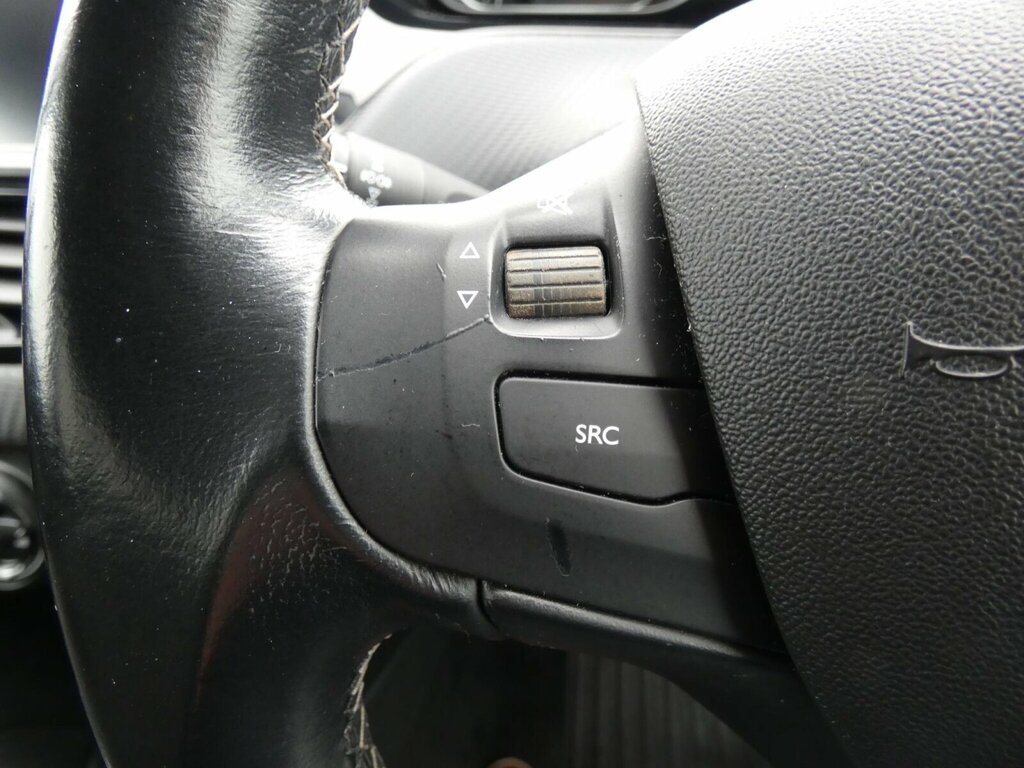 Peugeot 208 Black #19