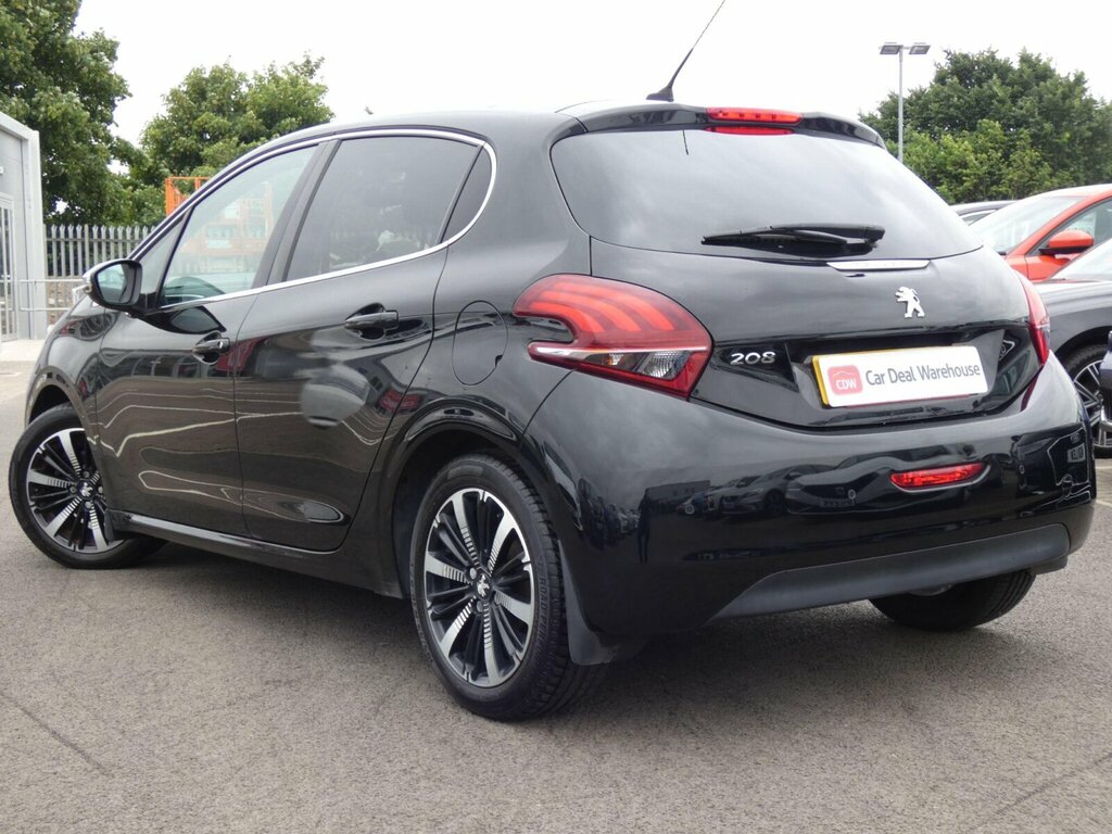 Peugeot 208 Black #3