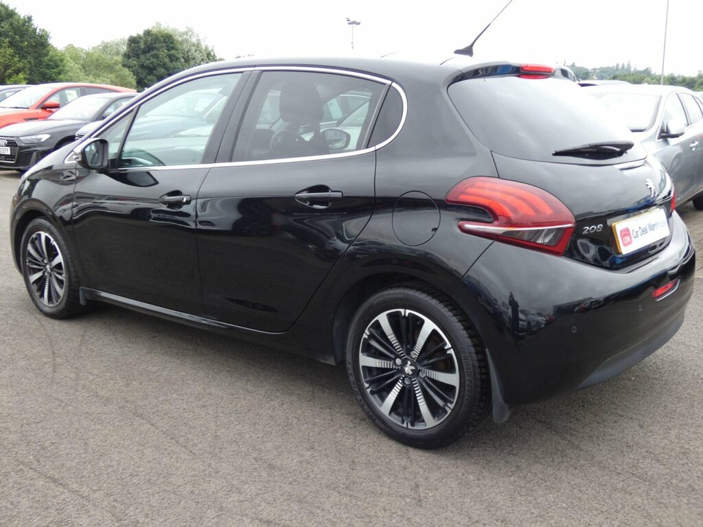 Peugeot 208 Black #8