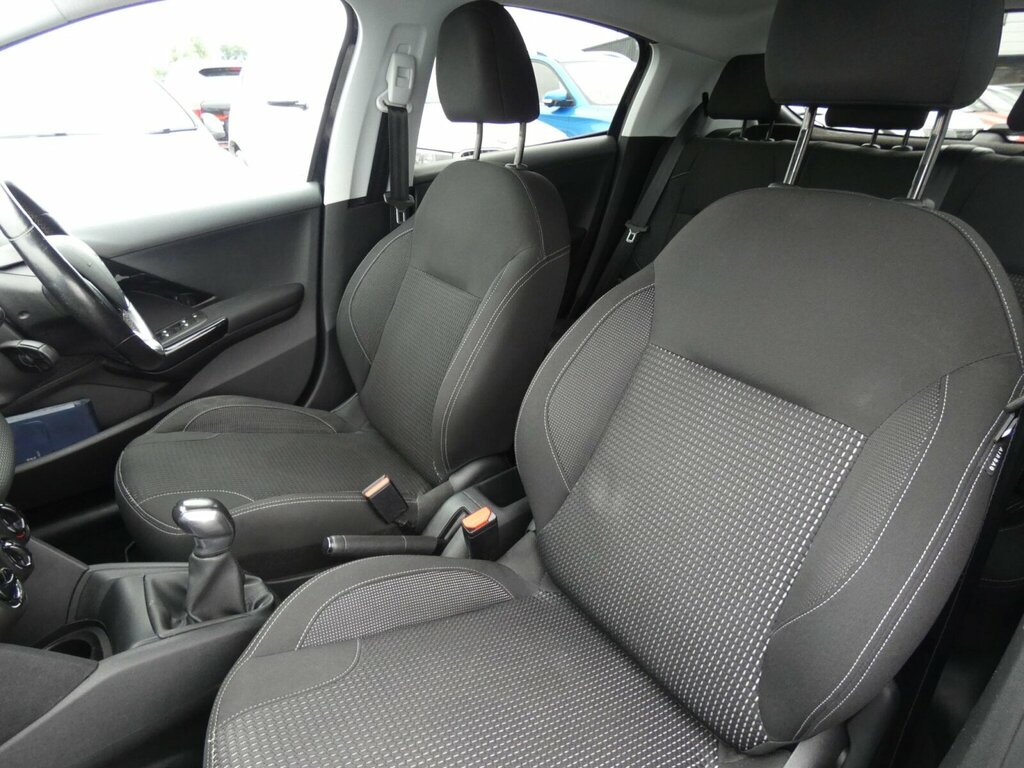 Peugeot 208 Black #34
