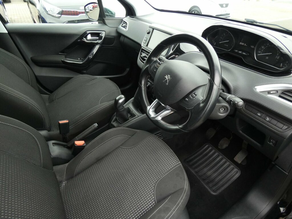 Peugeot 208 Black #6