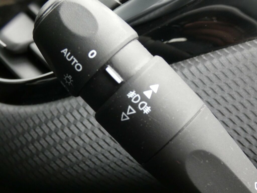 Peugeot 208 Black #22