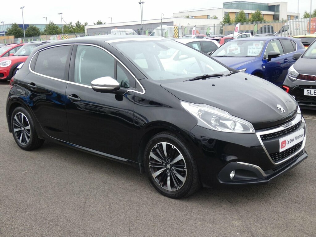 Peugeot 208 Black #5