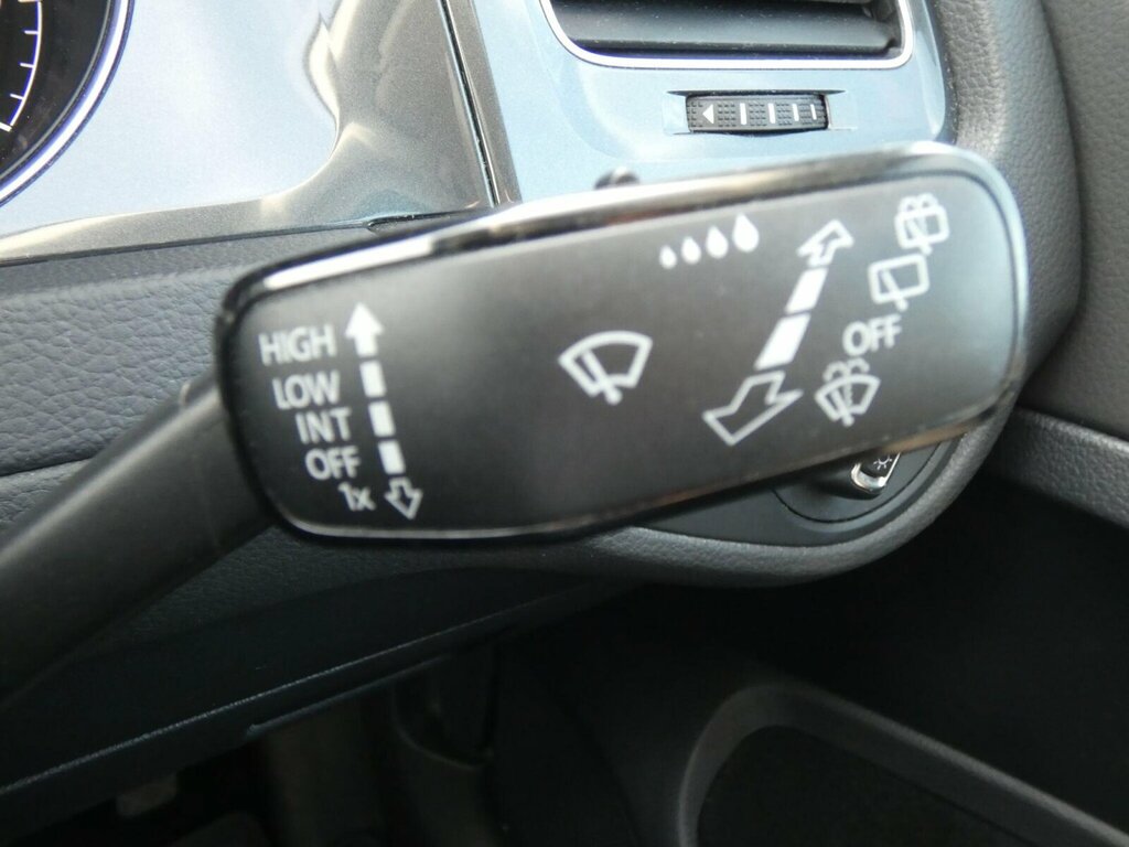 Volkswagen Golf Black #18