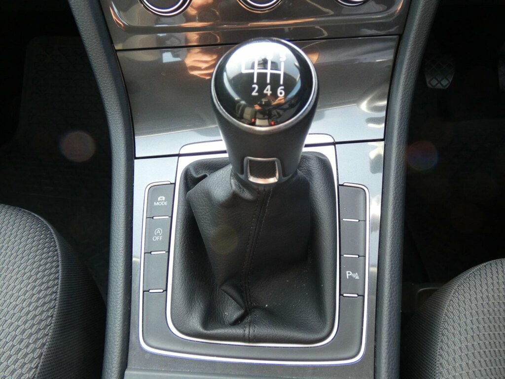 Volkswagen Golf Black #12