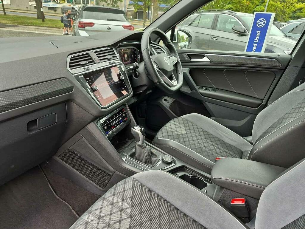 Volkswagen Tiguan R-line 2.0 Tsi 190Ps 7-Speed Dsg 4Motion YJ72ANO White #2