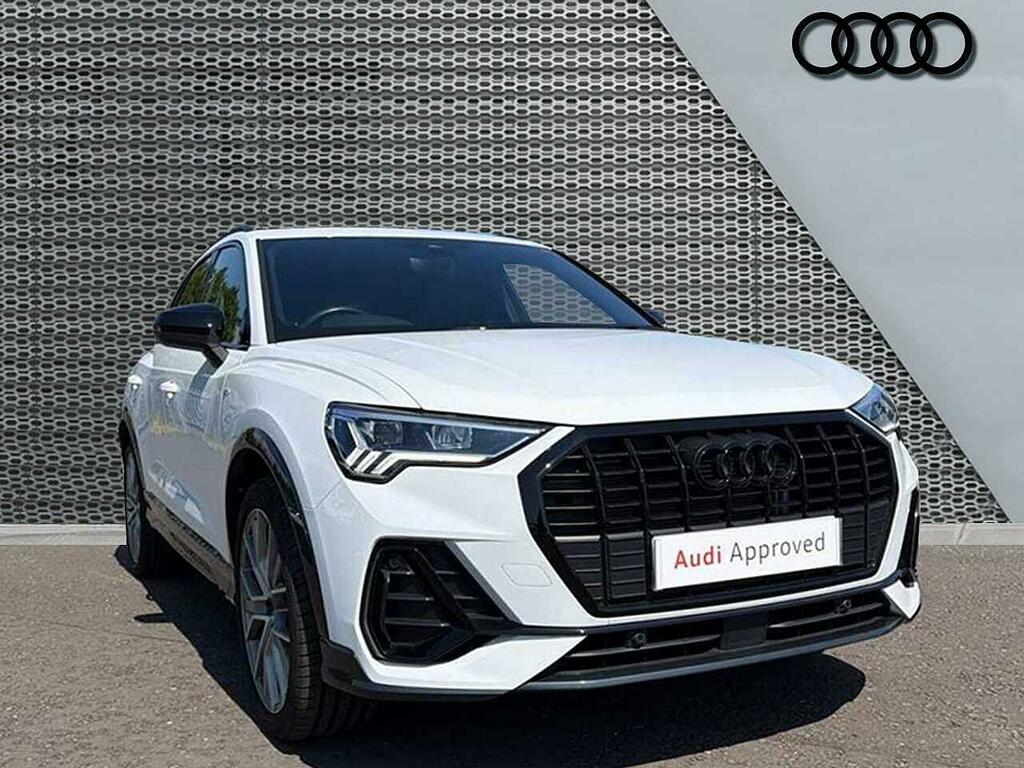 Audi Q3 Black Edition 35 Tfsi 150 Ps S Tronic White