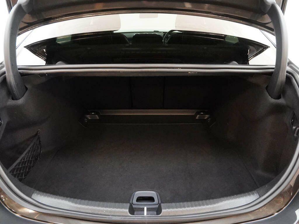 Mercedes-Benz C Class Saloon White #28