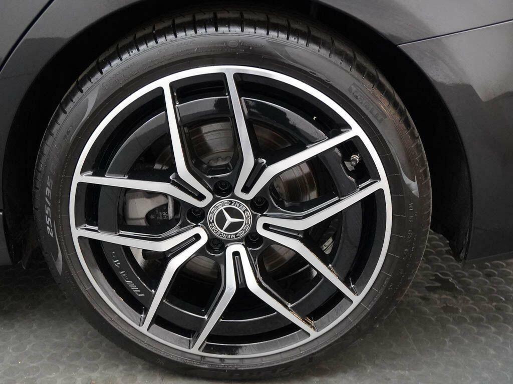 Mercedes-Benz C Class Saloon White #23