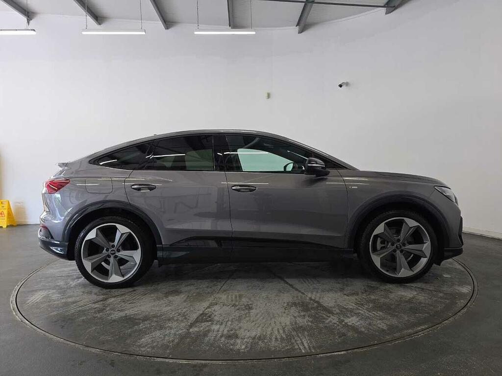 Audi Q4 E Tron Q4 Sportback Black Edition 45 E-tron Quattro 210,0 Grey #4