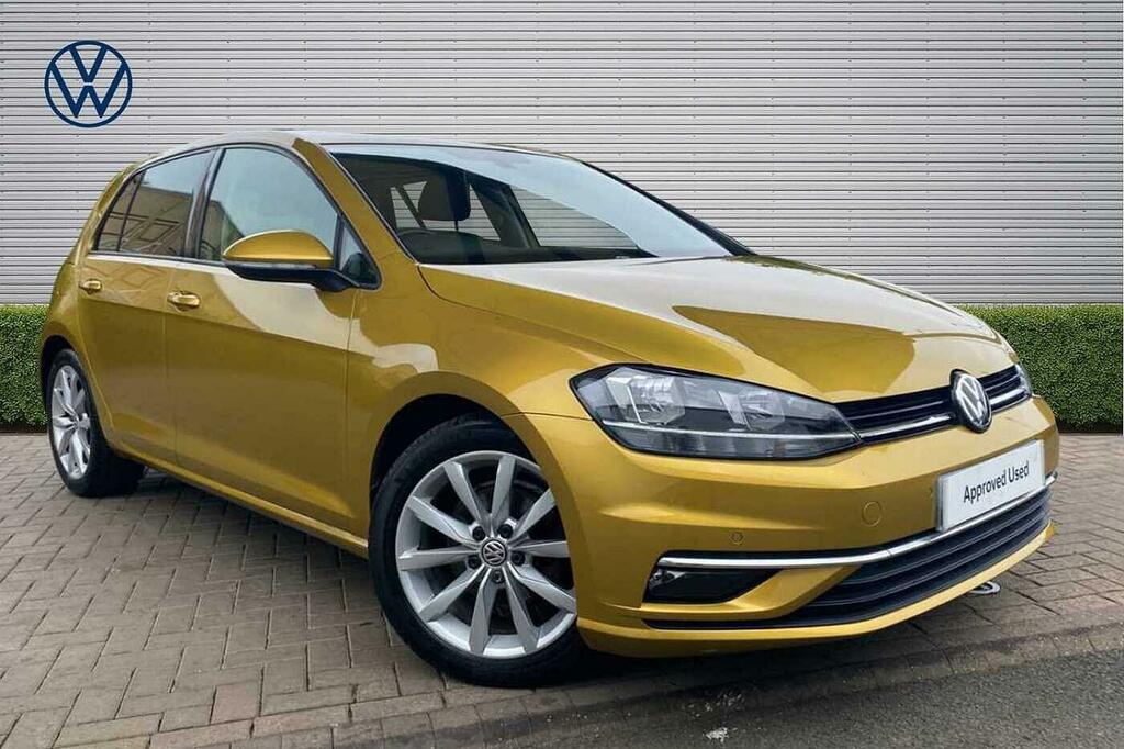 Volkswagen Golf 1.5 Tsi Evo 150 Gt Dsg Yellow