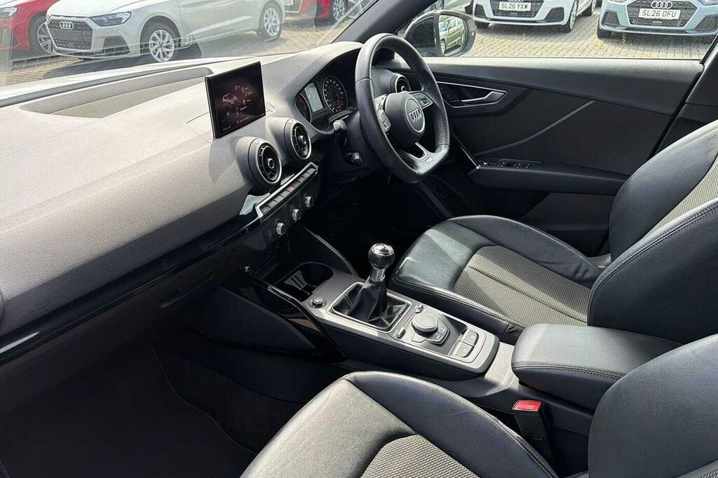 Audi Q2 Black Edition 35 Tfsi 150 Ps 6-Speed SL20AZX White #2