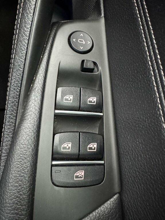 BMW 5 Series Se Blue #18