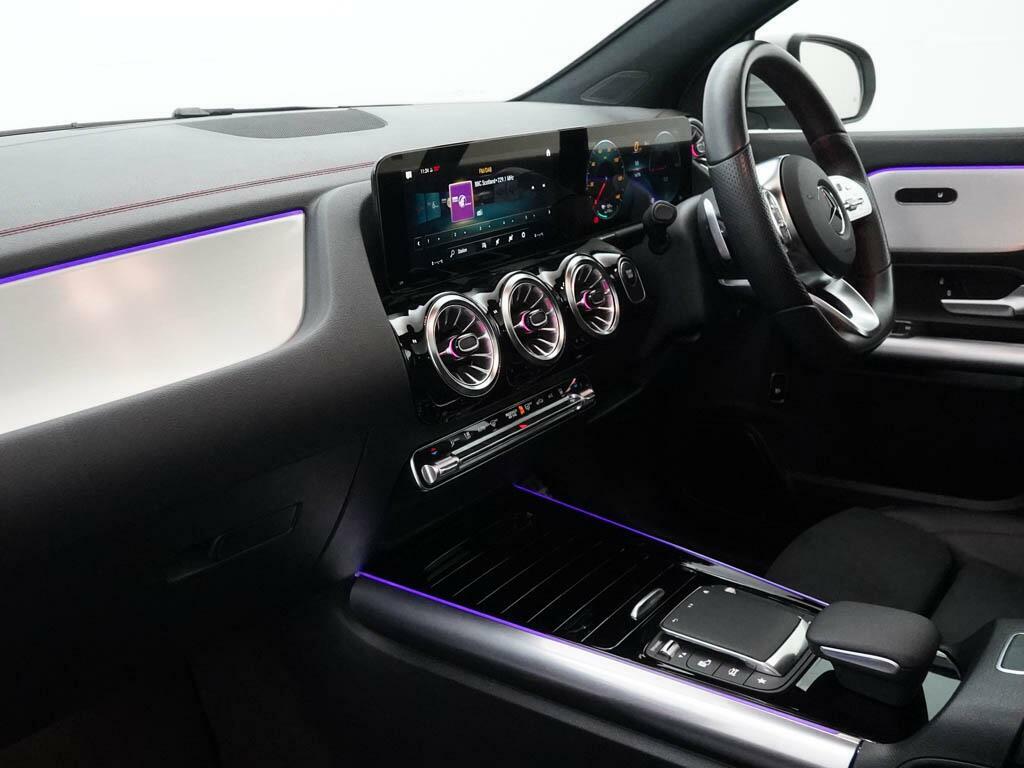 Mercedes-Benz EQA Eqa 350 4Matic Amg Line Premium White #3