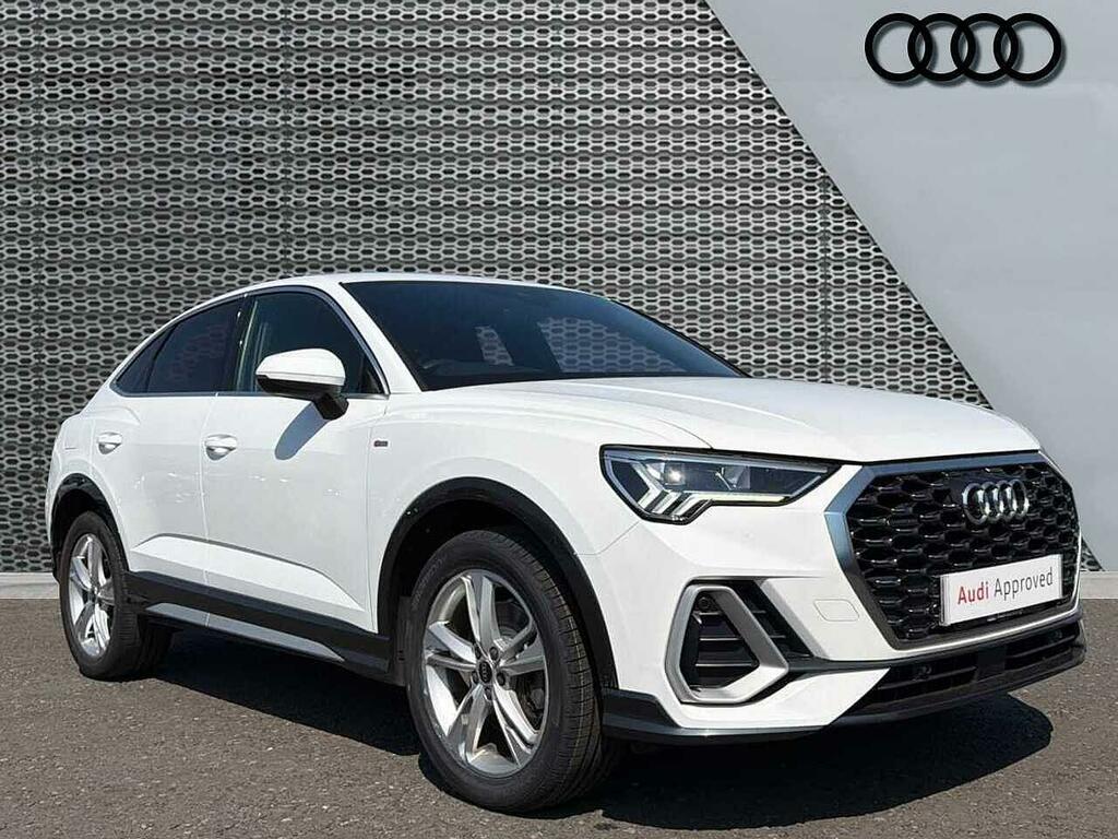 Audi Q3 Sport Black #1