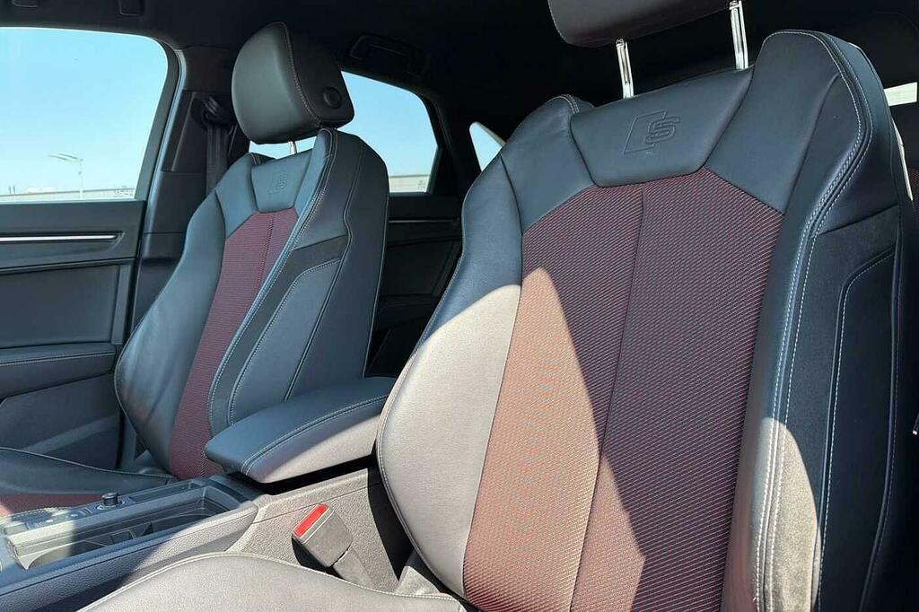 Audi Q3 Sport Black #20