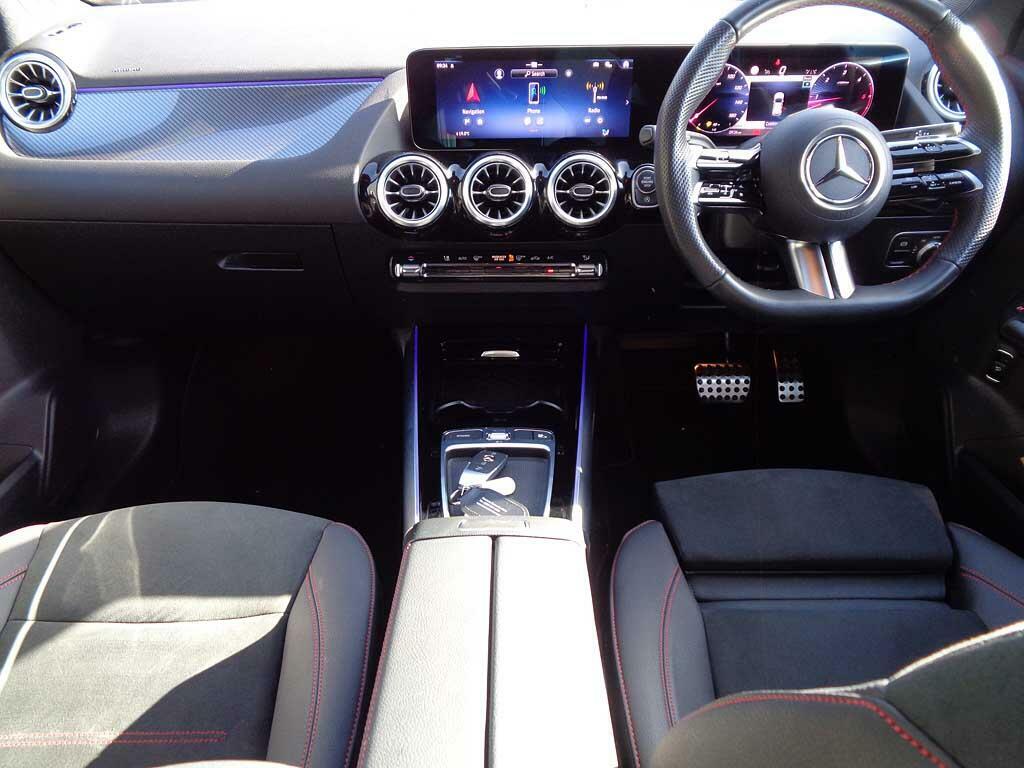 Mercedes-Benz GLA Class Gla 220 D 4Matic Amg Line Executive Black #5