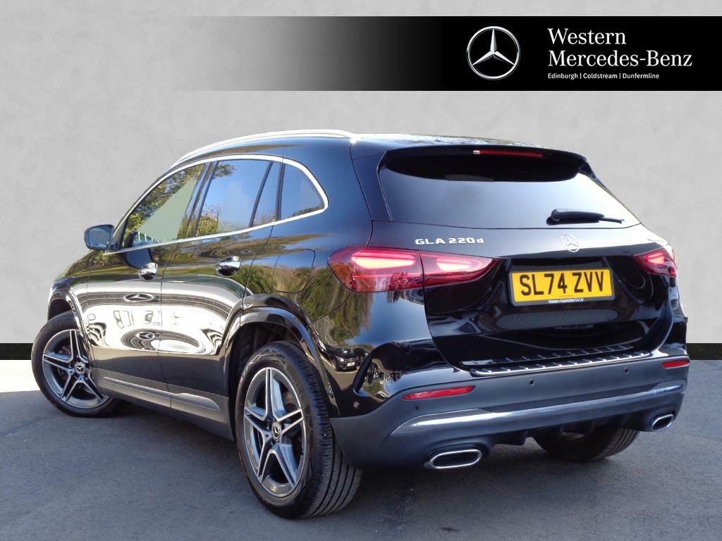 Mercedes-Benz GLA Class Gla 220 D 4Matic Amg Line Executive Black #2