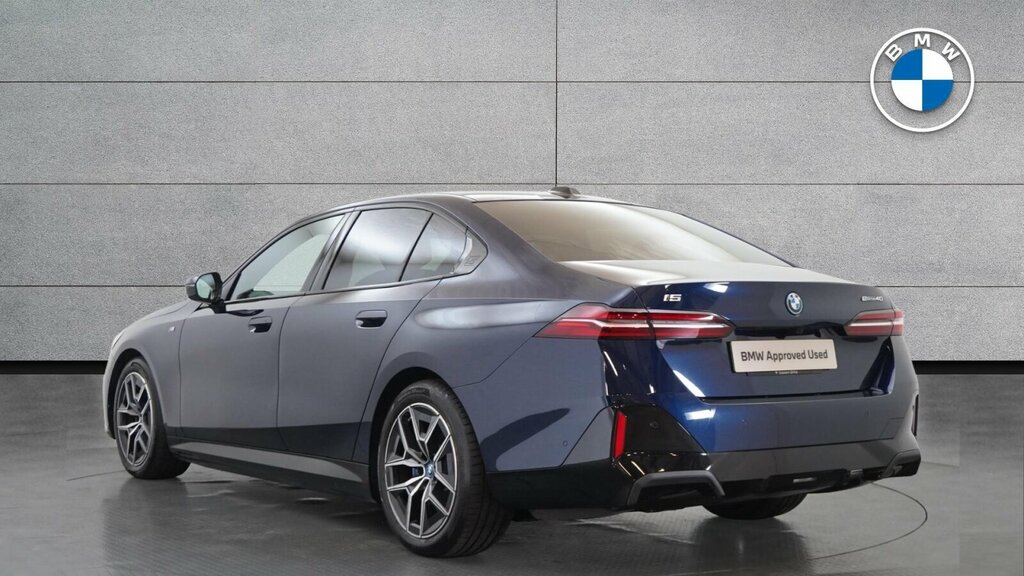 BMW i5 40 83.9Kwh M Sport Saloon Edrive Blue #2