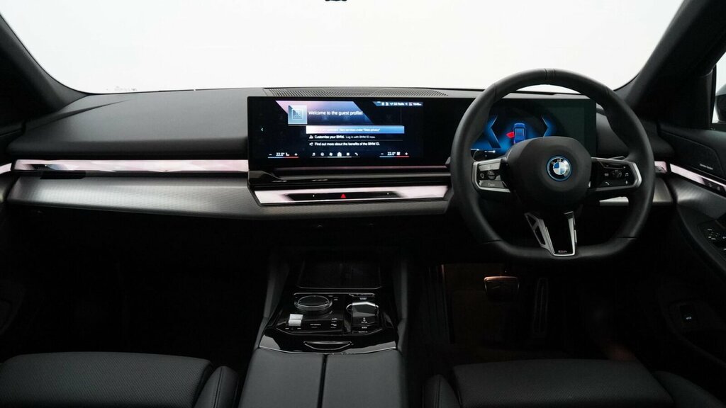BMW i5 40 83.9Kwh M Sport Saloon Edrive Blue #4