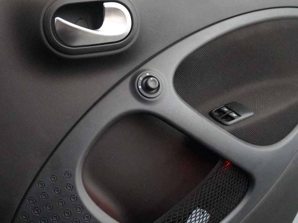 Smart Forfour 17.6Kwh Exclusive Hatchback 22K Grey #35