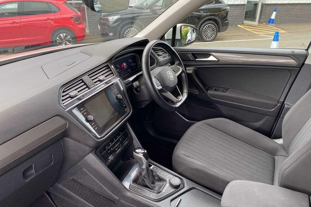 Volkswagen Tiguan Allspace 2.0 Tdi 4Motion Life Dsg SK73JJF White #2